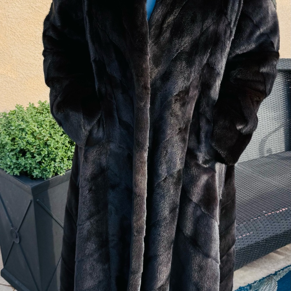 Designed by Zandra Rhodes - Neiman Marcus, Full-length Black Mink Fur Coat - Picture 2 of 15